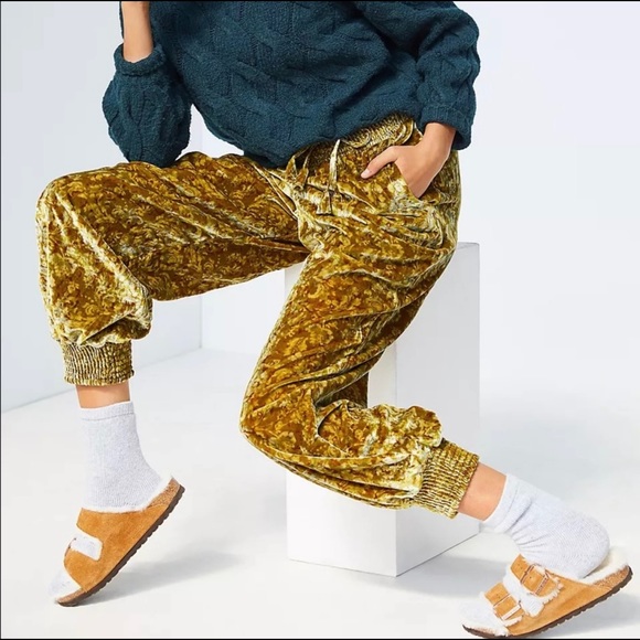 Anthropologie Pants - Anthropologie Velvet Joggers